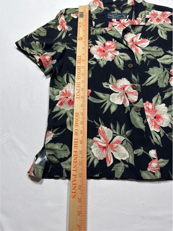 Island Traders Medium Black Floral Hawaiian Shirt – Paradise - Image 4