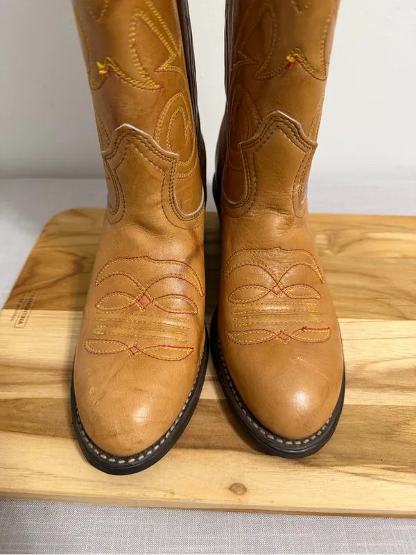 Texas Vintage Women's Low Heel Embroidered Boot Size 5.5 #267023 - Image 4