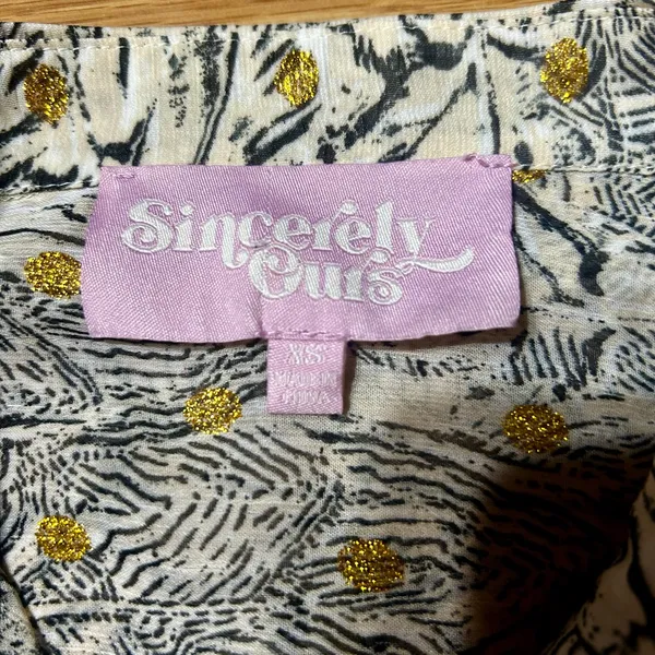 Ladies XS ‘Simply Ours’ boutique dress - Image 5