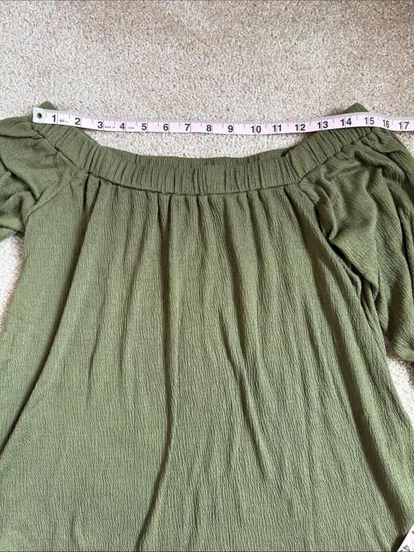 Abercrombie & Fitch Olive Green Off The Shoulder Blouse. Size Small - Image 3