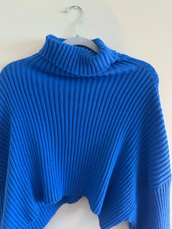 Blue turtle neck sweater - Image 2