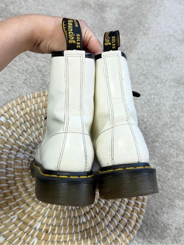 Dr. Martens Women’s Doc's. Doc Martens 11821 Boots 8 Eyes in White Gloss 7 - Image 9