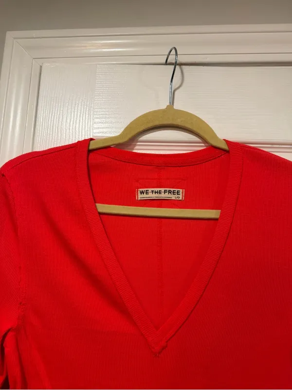 NWOT We The Free Size L Free People Ribbed V-Neck Long Sleeve Fitted Top Raw Hem - Image 2