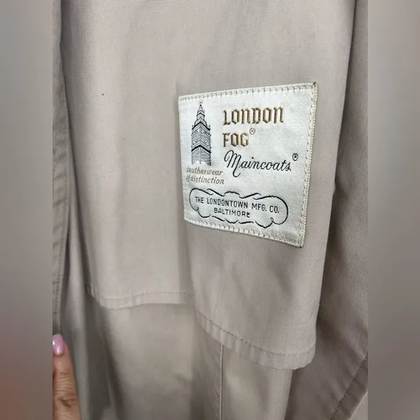 London fog trench coat size 12P tan with minor flaw small mark on‎ front - Image 2