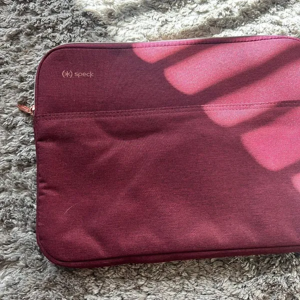 Speck laptop case‎ - Image 3