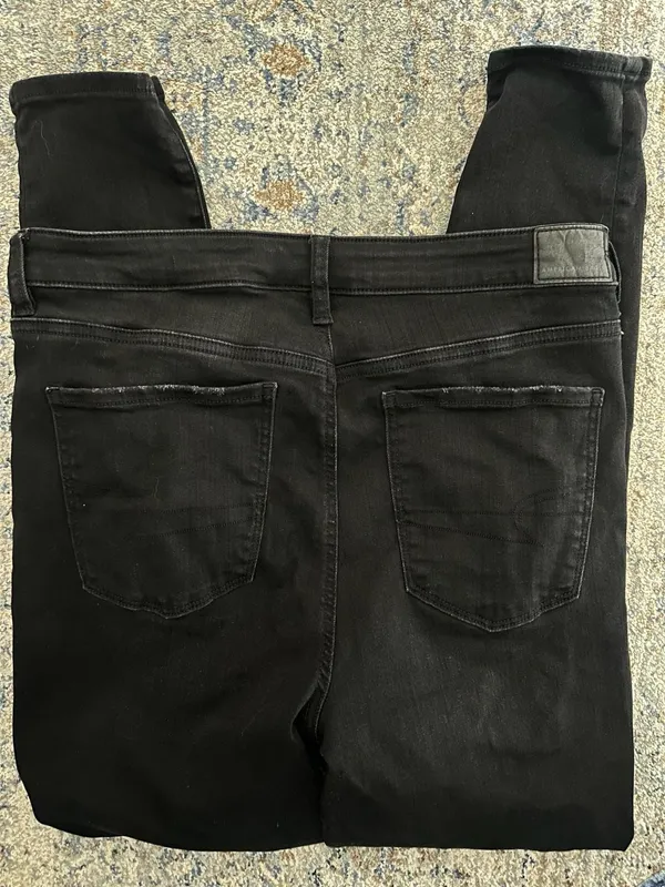 American Eagle Super Hi-Rise Jegging Next Level Stretch Black Distressed Jeans S - Image 4