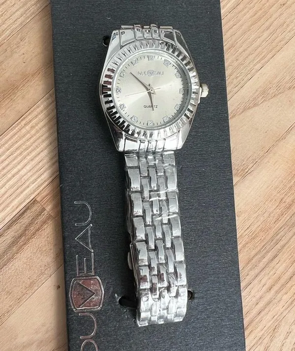 Nouveau Ladies Watch Stainless Steel Quartz Brand New - Image 3