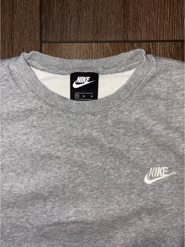 Nike Crewneck Sweatshirt - Image 2