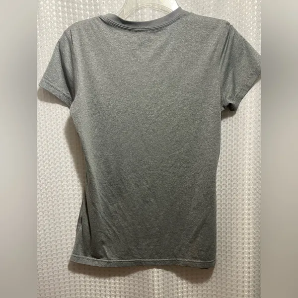 Nike Women's Gray V-Neck Top - Image 4