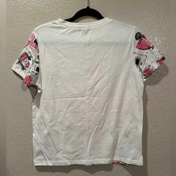 NWOT Ontwelfth Pink pretty perfume bottles white sparkle tee Sz M - Image 4