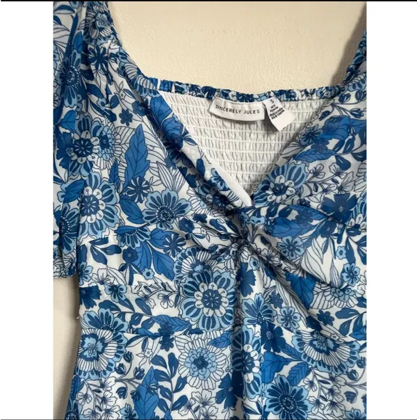 Blue and white floral dress - Image 3