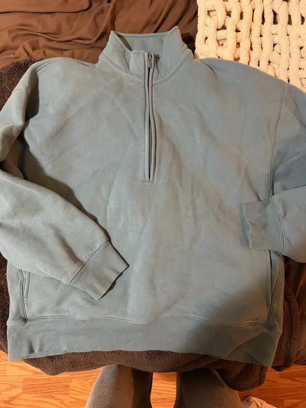 Aritzia Sweatshirt - Image 2