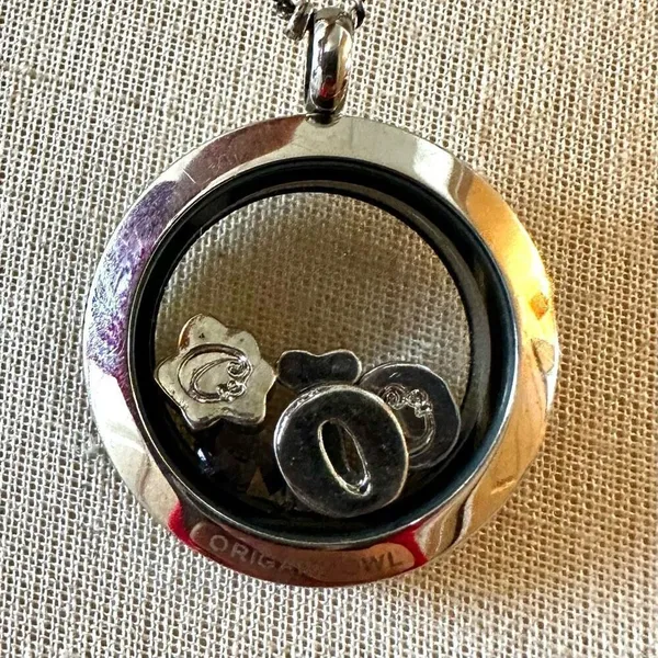 Origami Owl Locket Necklace - Image 3
