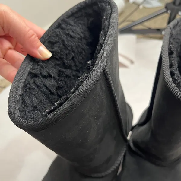 UGG Essential Short Leather Boot Sz 10 Black Water Resistant - Image 13