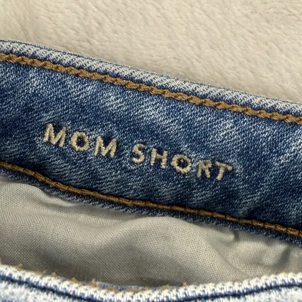 American Eagle Womens Size 4 Floral Embroidered Distressed Denim Mom‎ Shorts M - Image 4