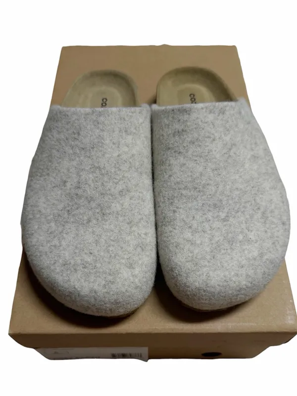 NIB COZY EARTH Lakehouse Clog Oat Wool Women’s Size 6 - Image 2