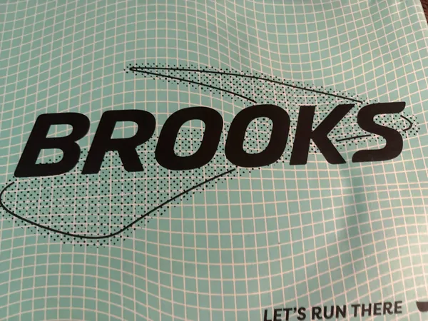 Brooks shoes Ghost Max 9 Pink - Image 10