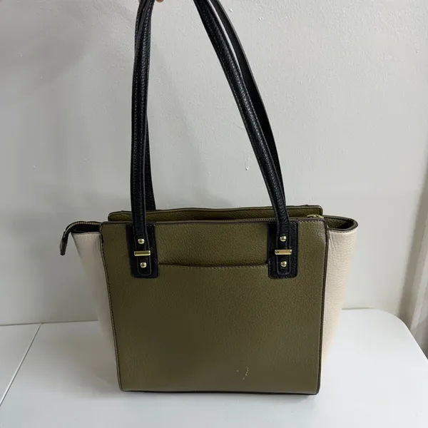 Anne Klein olive green cream colorblock faux leather lined zip shoulder purse - Image 4