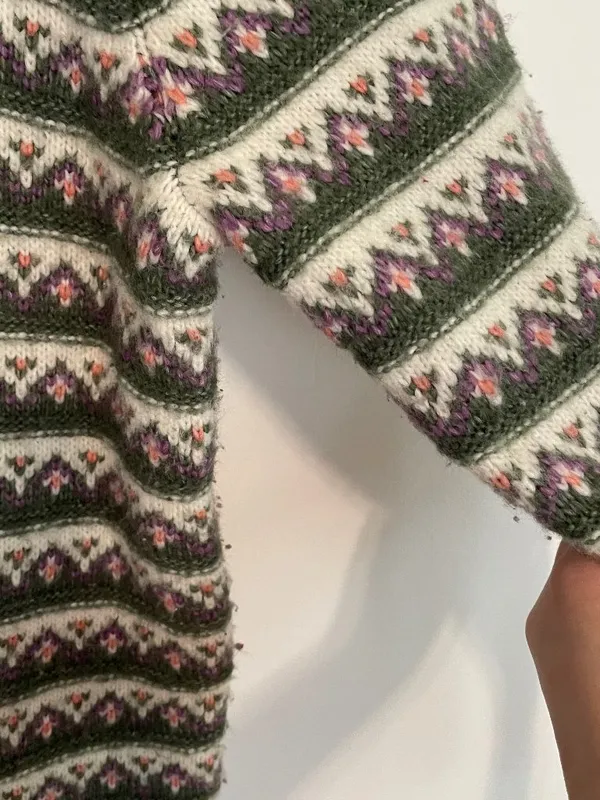 CROFT & BARROW Extra Cozy Sweater Olive Green White Fair Isle Geometric Hearts M - Image 9