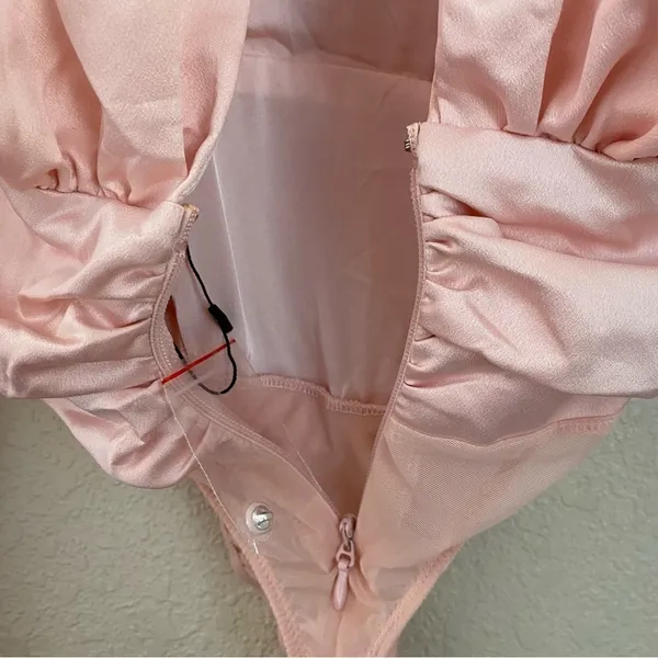 House of CB Giselle Blush pink Satin Bodysuit size‎ XS NWOT - Image 12