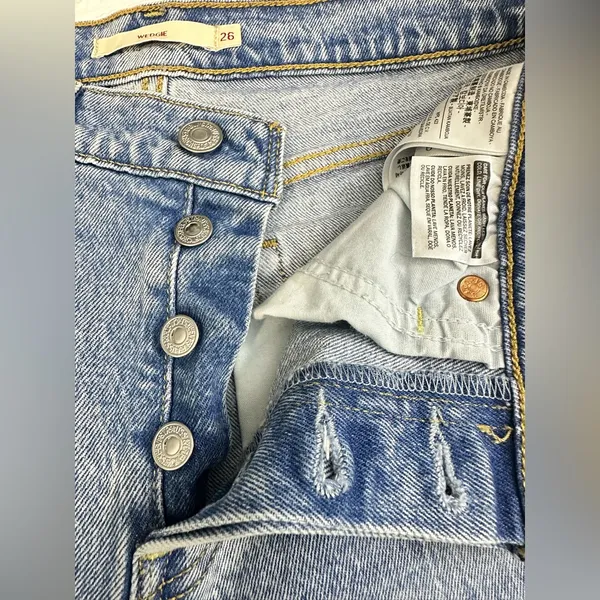 Levi's Premium Wedgie jeans button fly high waist size 26 - Image 7