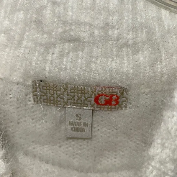 Gianni Bini fuzzy crop sweater ❤️‍🔥 - Image 4