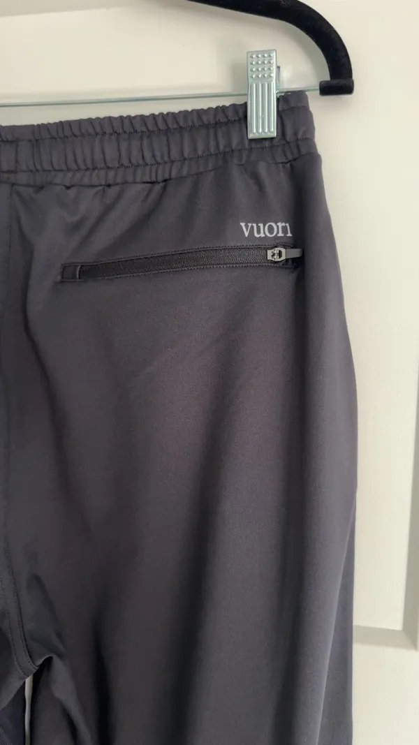 Vuori Large Ponto Performance Joggers in Black - Image 5