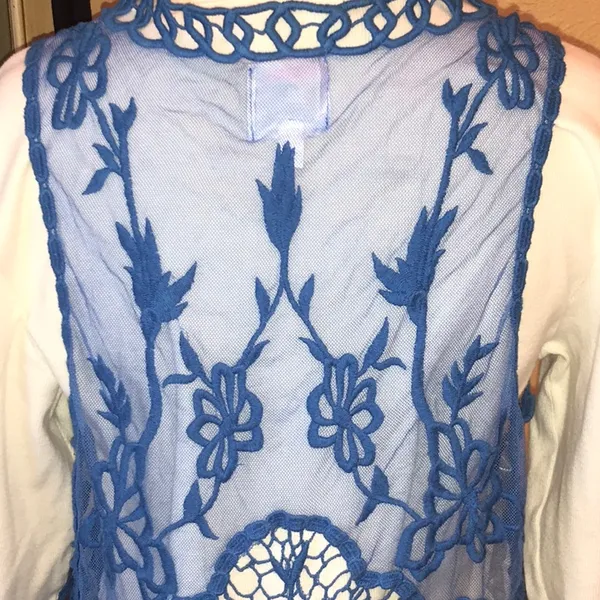 Roommates vest - Image 4