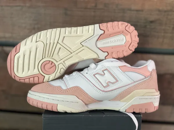 Youth 6 New Balance Sneakers - Image 5