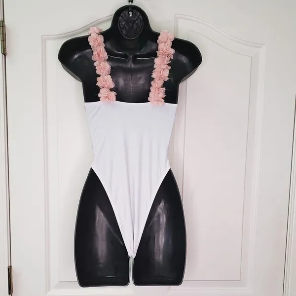 NWOT Swimsuit One Piece - Image 5