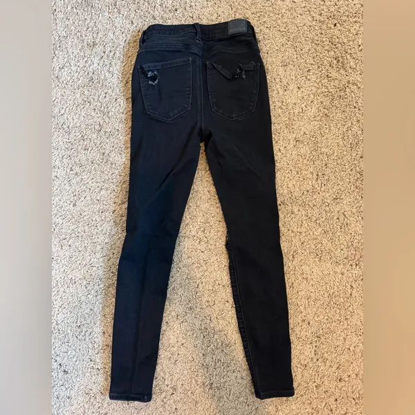 American Eagle Outfitters Distressed Black Hi-Rise Jeggings size 2 Short - Image 2