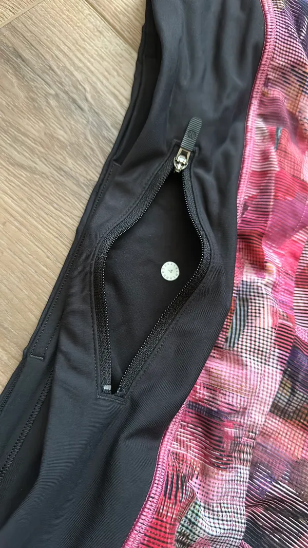 Lululemon Speed Up Shorts 2.5 LR - Image 2