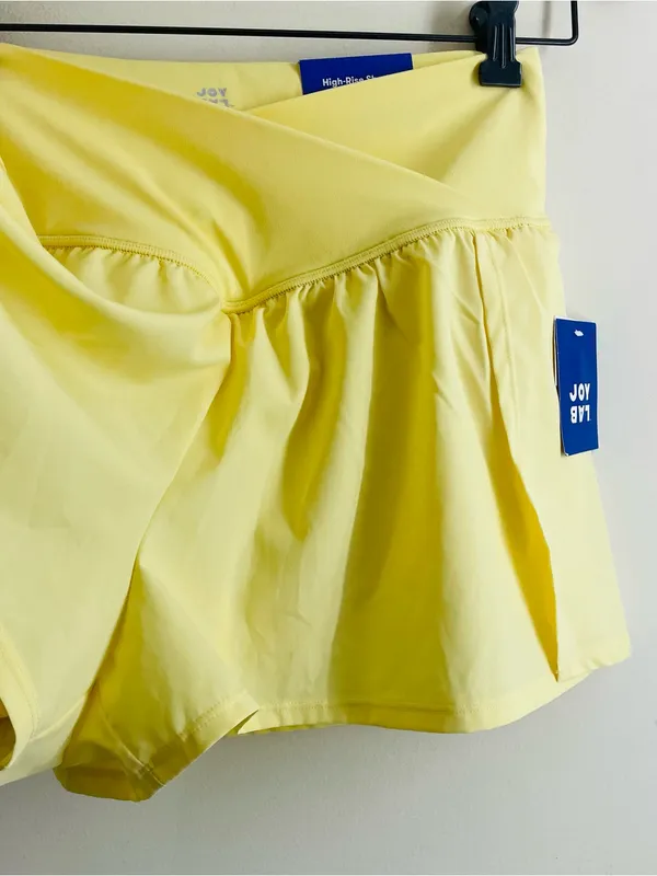 JoyLab High Rise Flowy Running Shorts M Buttercream Yellow Crossover NWT - Image 4