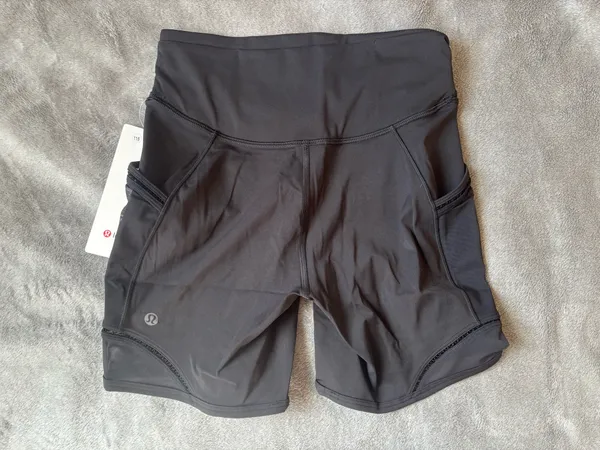 Lululemon Fast and Free High-Rise Lace Trim Short 6" *5 Pocket Black Size 6 - Image 4