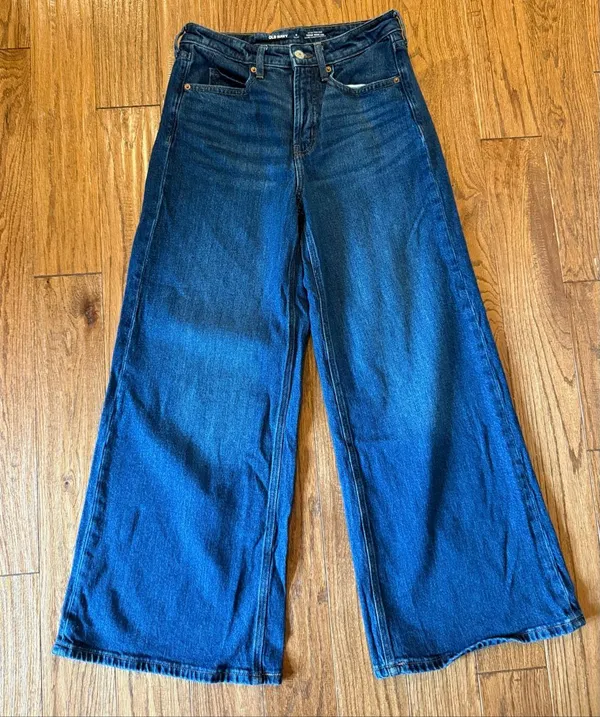 Old Navy extra high rise super wide leg jean size 4 - Image 2