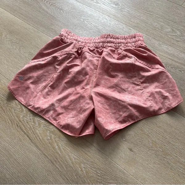 Lululemon Stretch Woven Short Vita Pink - Image 4