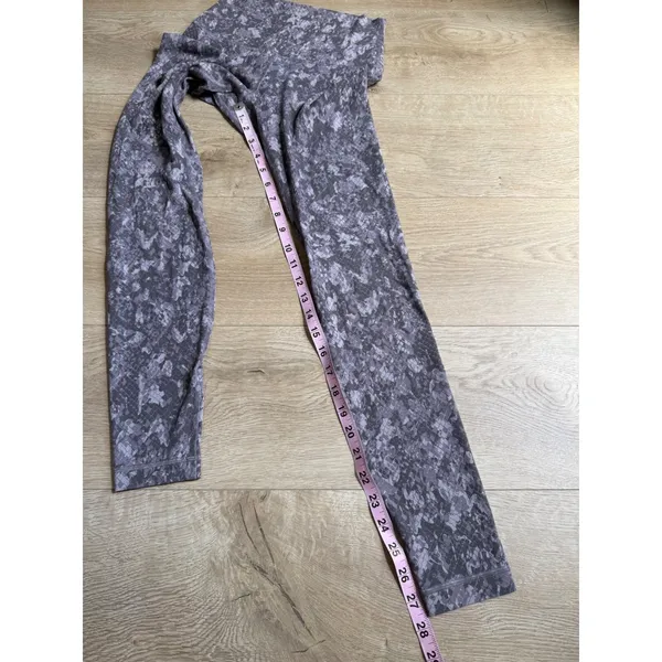 EUC lululemon Align High-Rise legging Hideaway Camo Lunar Rock‎ Multi print sz 4 - Image 4
