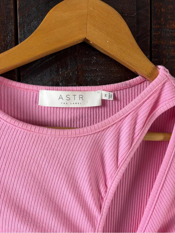 ASTR Long Sleeve Pink Twist Front Cutout Bodysuit - Image 7