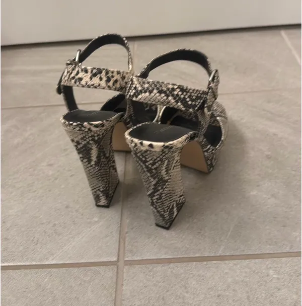 Madden Girl Snakeskin Heels Block - Image 3
