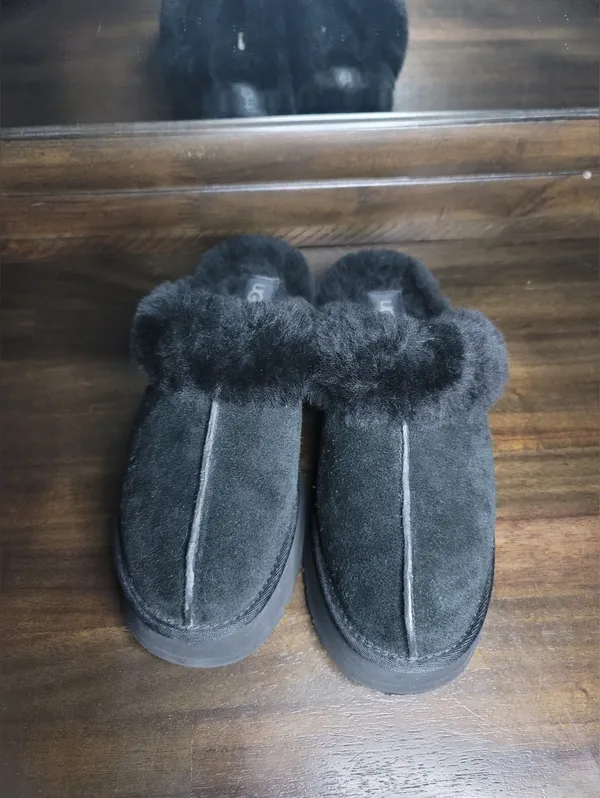 UGG Disquette Black Suede Platform Slippers Mules Size 9 - Image 6