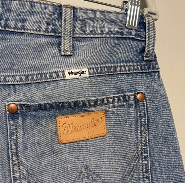 Wrangler Women's Mid-Length Denim Cowboy Short - Image 6