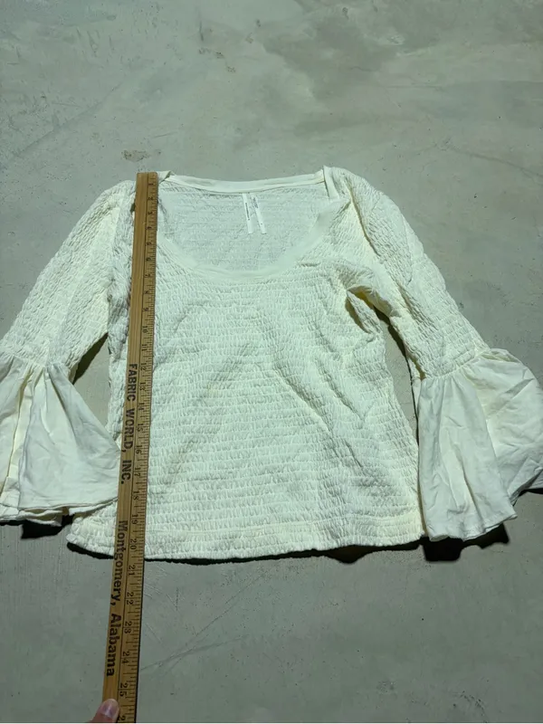 Anthropologie cream Bell Sleeve Scoop Neck Top small - Image 3