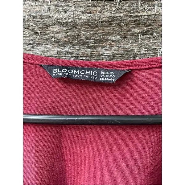 Bloomchic size 14-16 muted red smocked waist V-neck dress - Image 5