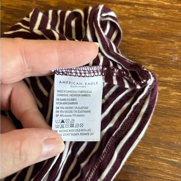 American Eagle Soft & Sexy Maroon Stripe Long Sleeve V Neck Top Medium - Image 4