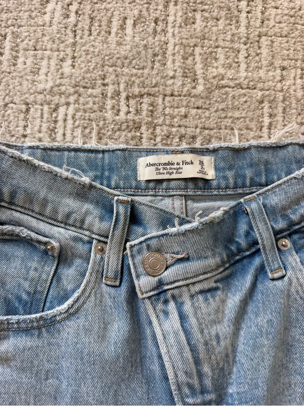 Abercrombie & Fitch Light Blue Straight Leg Jeans Crossover - Image 4