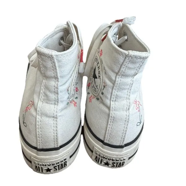 Converse High Tops WOMENS 7 White Embroidered FLOWERS Canvas Chuck Taylor - Image 3