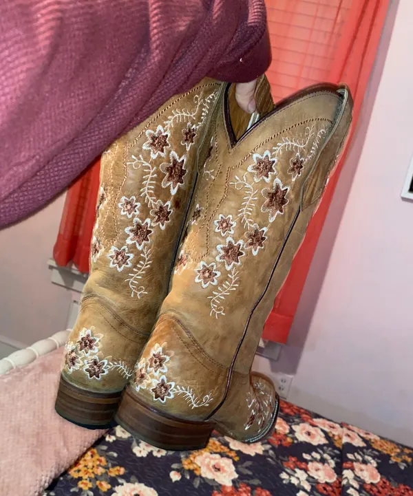 CircleG Leather Pointed Toe Cowgirl Boots - Image 4