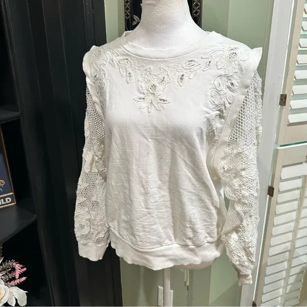 Anthropologie White Embroidered Cutwork Sweatshirt – Size XS (Oversized Fit) - Image 9