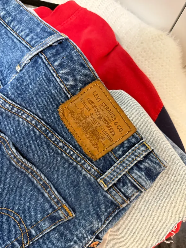 Levi’s Ribcage Shorts - Image 4