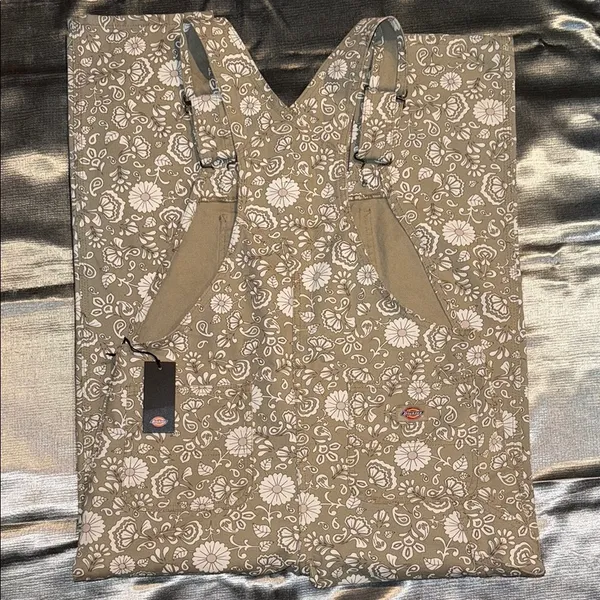 Dickies Ellis Floral Bib Overalls - Image 11